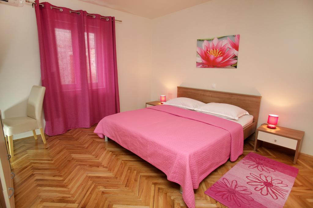 Apartment Biocic Trogir Bilik gambar